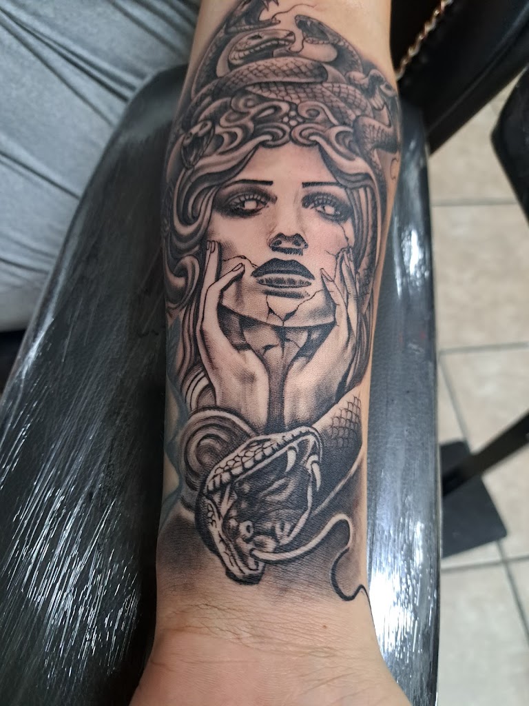 La Calavera tattoo & piercing in Dallas