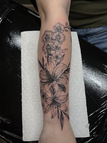 Lexury Tattoos in Alvin