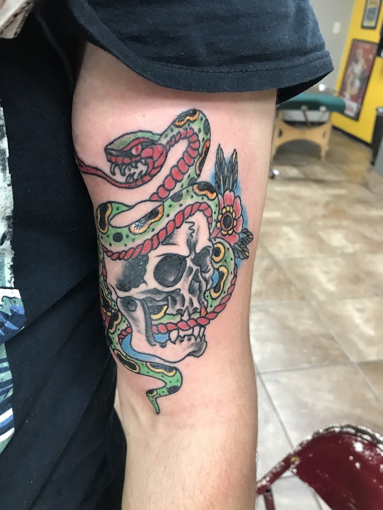 Loose Cannons Tattoo & Piercing in Killeen