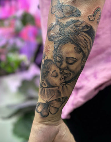 Nychelle Elise studios and Fine Body Art in Plano