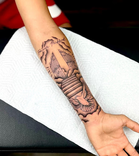 Platinum Ink Tattoo & Body Piercing in Austin