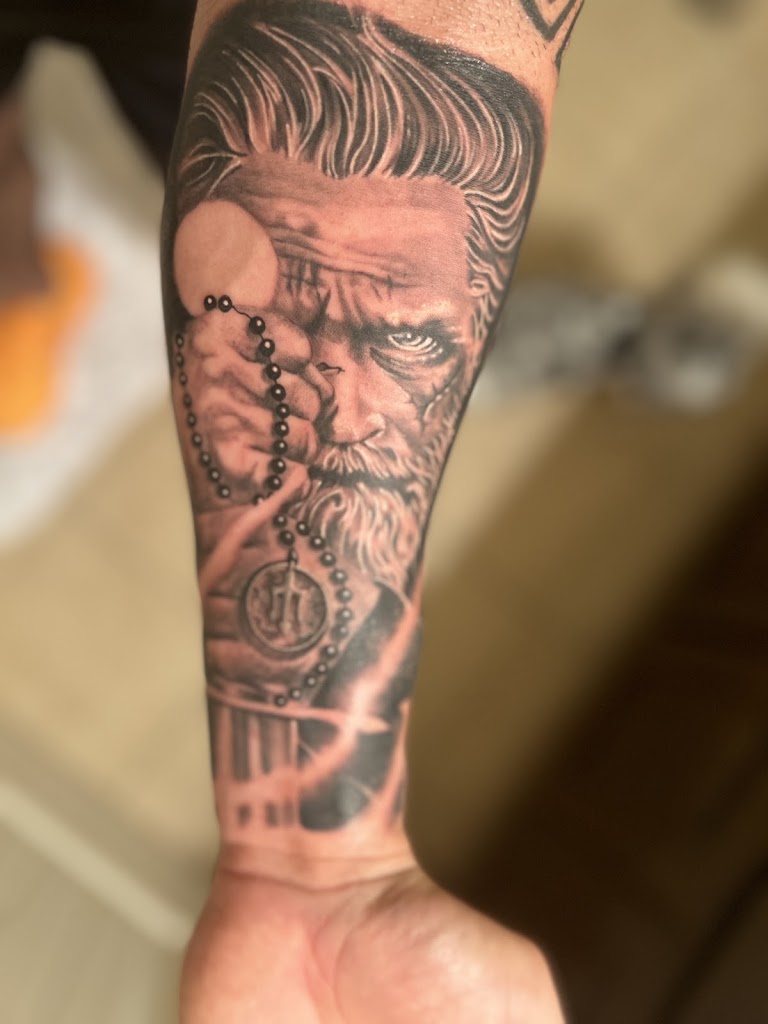 Skindalous Ink in Denton