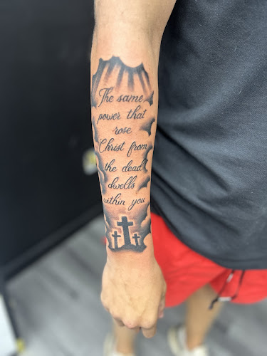 Slanging Ink Tattoo Studio in Houston