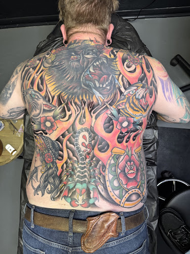 Solid Black Ink Tattoo Parlor in Beaumont